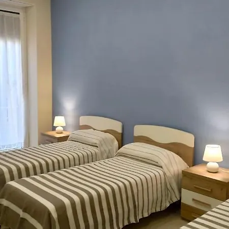 La Tra I Musei * Neapel